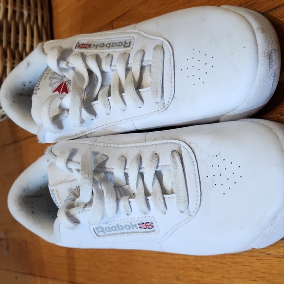 Shoes - Picture 3 of 4